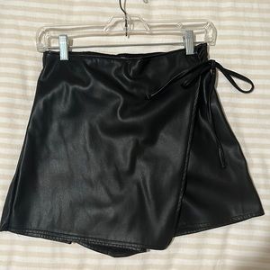 Abercrombie & Fitch Vegan Leather Tie Skort SIZE S